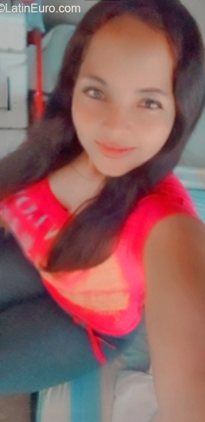 Date this attractive Venezuela girl Anyela from Barinas VE3893