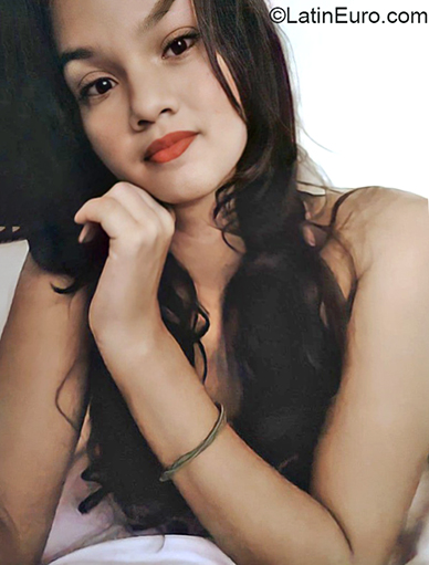 Date this pretty Venezuela girl Maury from Cumana VE3903