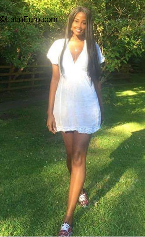 Date this sultry Colombia girl Treasure from Cali CO30026