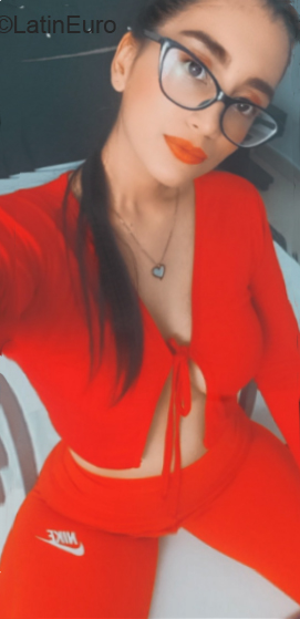 Date this georgeous Colombia girl Camila G from Cali CO33299