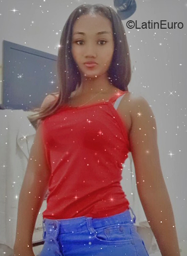 Date this lovely Colombia girl Angie from Cali - Villagorgona CO30064