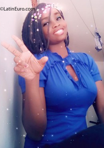 Date this hot Dominican Republic girl Nandy from Santiago DO39755