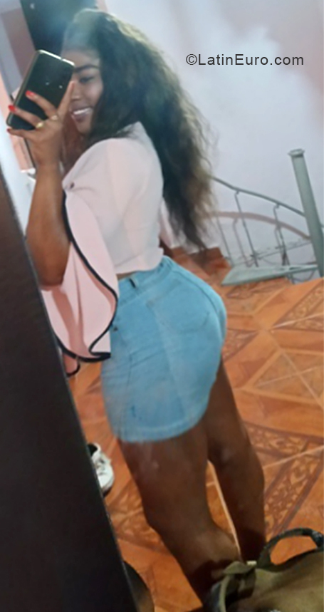 Date this sensual Colombia girl Melisa Mosquera from Medellín CO30136