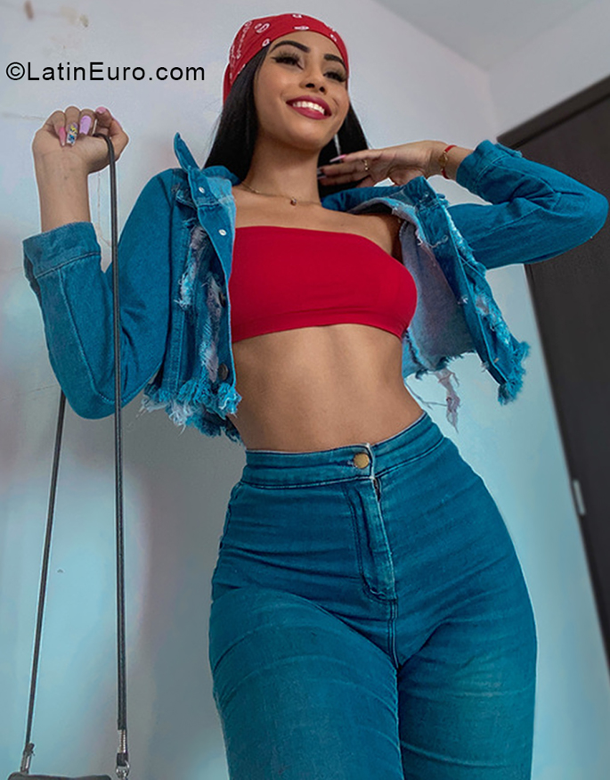Date this stunning Colombia girl Shirly from Bogota CO30137