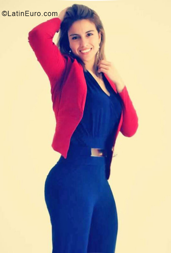 Date this good-looking Colombia girl Luz Elena from Bogota CO30146