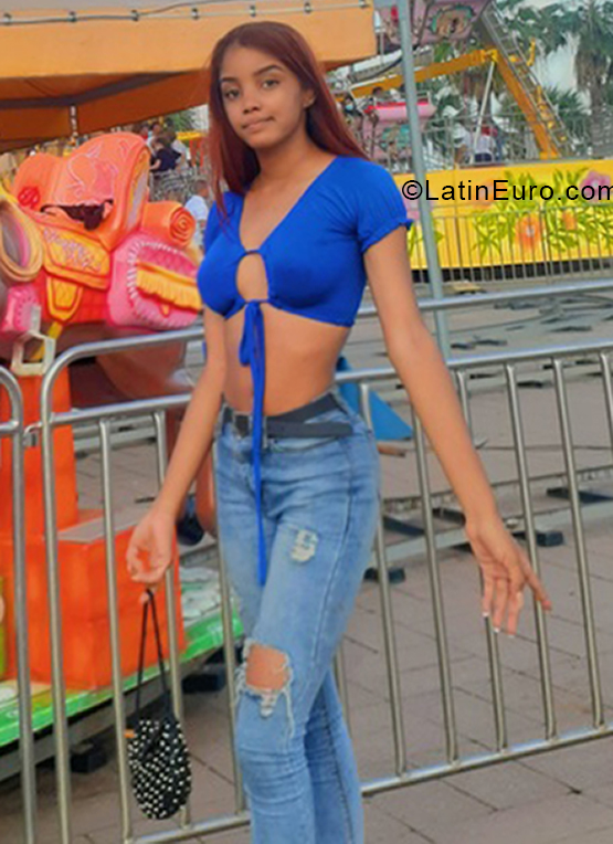 Date this delightful Dominican Republic girl Susan from Santo Domingo DO40357
