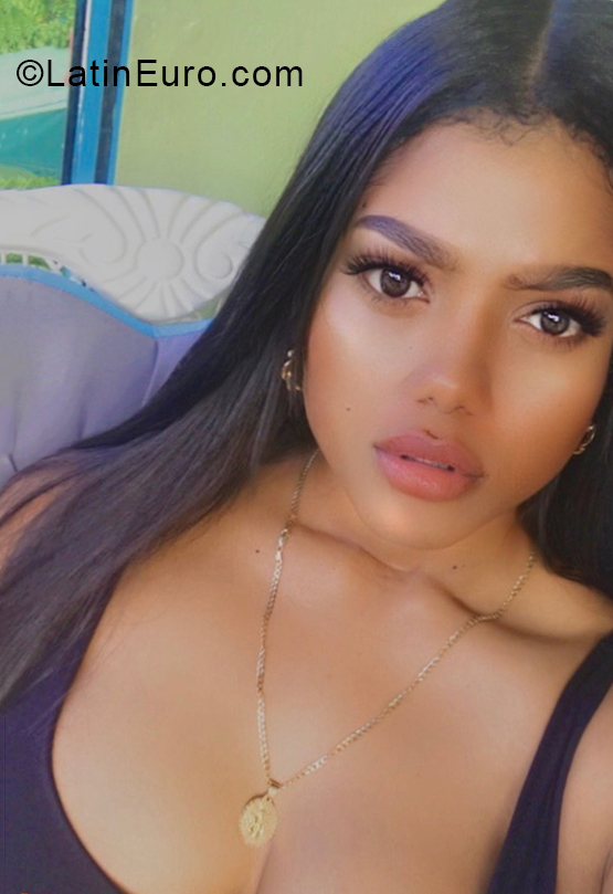 Date this cute Dominican Republic girl Yorkira from Santo Domingo DO39806