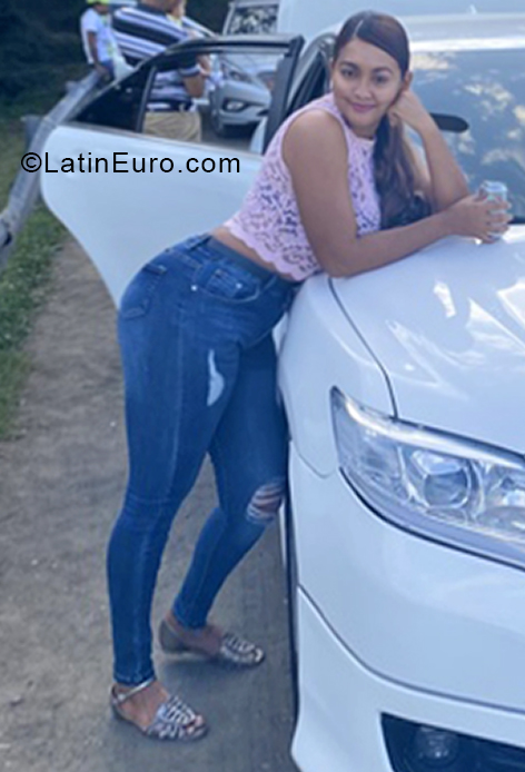 Date this foxy Dominican Republic girl July from Cotui DO40338