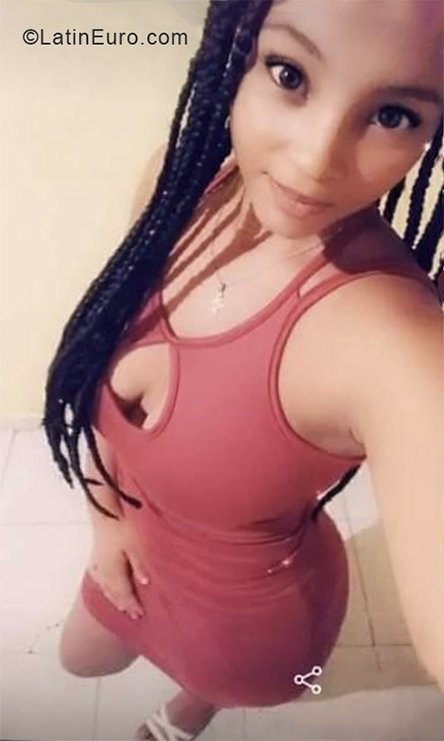 Date this athletic Dominican Republic girl Nicole from Santo Domingo DO39815