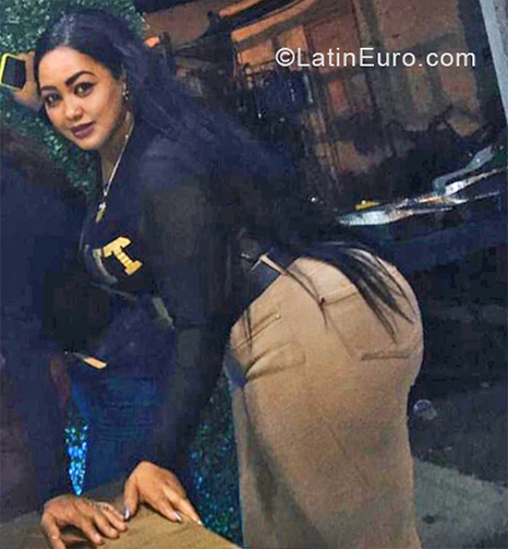 Date this georgeous Dominican Republic girl Gimelody from Santo Domingo DO39817