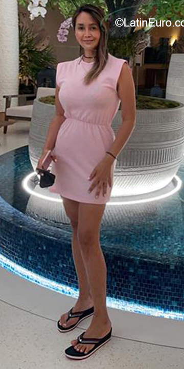 Date this attractive Colombia girl Jules from Medellin CO30265