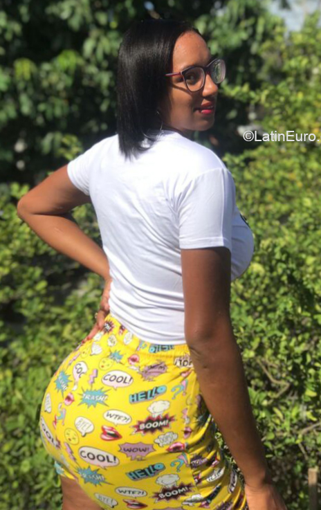 Date this happy Dominican Republic girl Yanely from Santiago De Los Caballeros DO39848