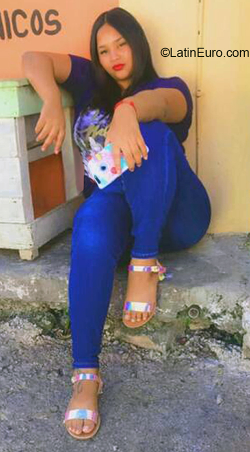 Date this lovely Dominican Republic girl Estefany from Santiago DO39849