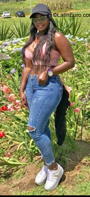 Date this good-looking Colombia girl Victoria from Medellín CO30278