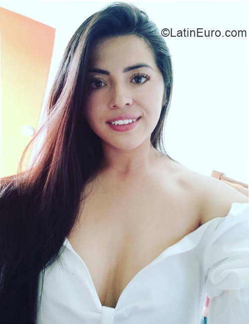 Date this happy Colombia girl Paola from Bogota CO30299
