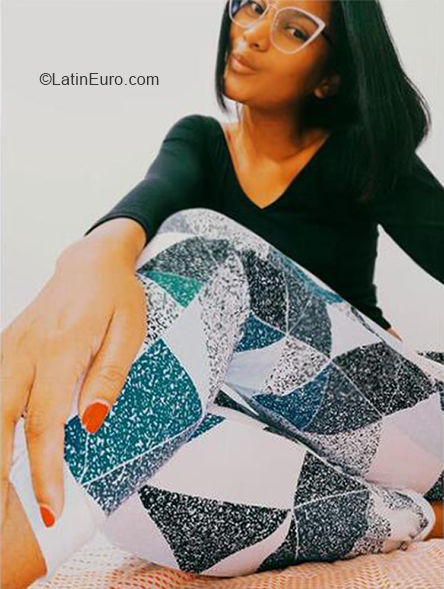 Date this attractive Colombia girl Yorlyany from Barranquilla CO30419