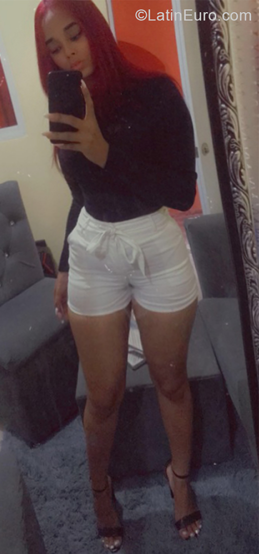 Date this nice looking Dominican Republic girl Malia from Santo Domingo DO39891