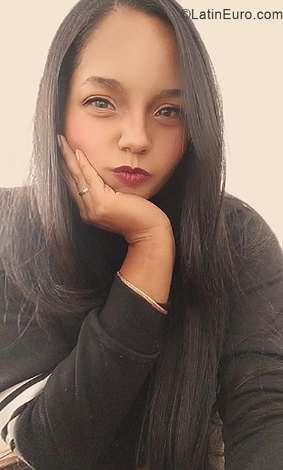 Date this young Colombia girl Vanessa from Bogota CO30388