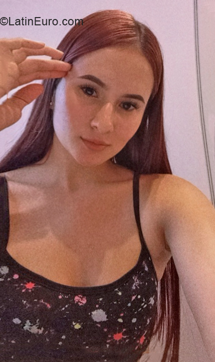 Date this happy Colombia girl Vanessa from Río Negro CO30430