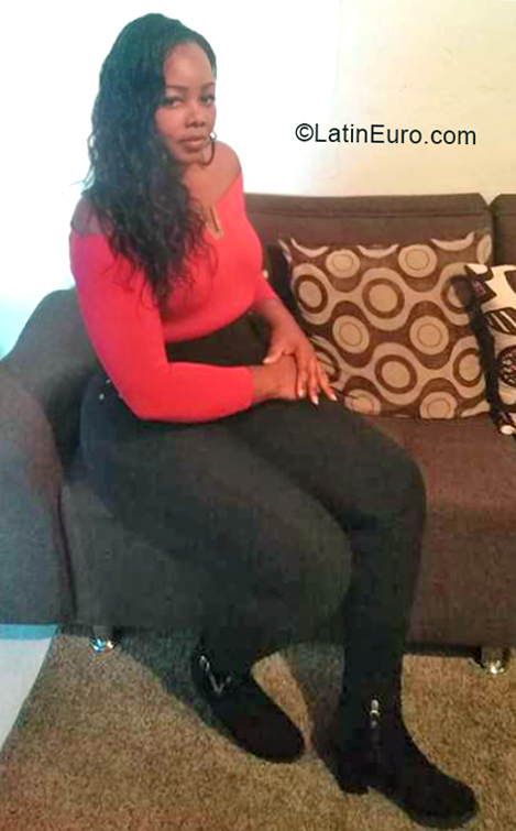 Date this young Colombia girl Milena from Medellin CO30443