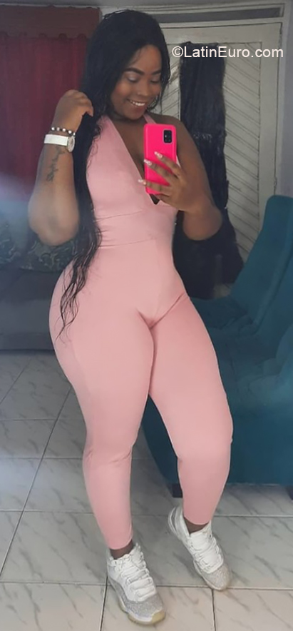 Date this hard body Colombia girl Katherine from Cali CO30446