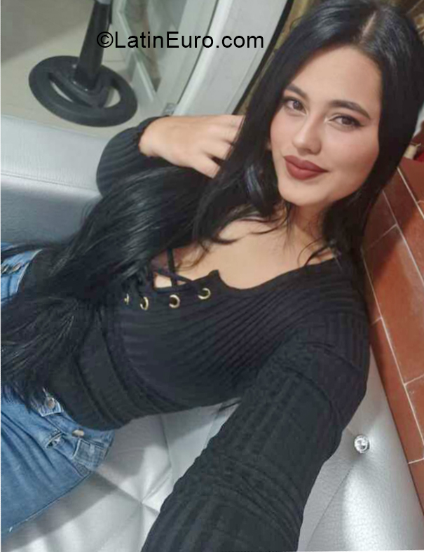 Date this stunning Colombia girl Sharoon from Cali CO30447