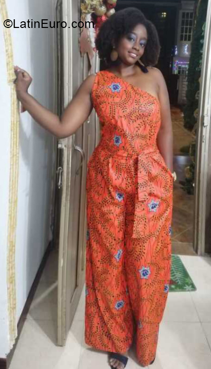 Date this sensual Colombia girl Leydi from Cali CO30479