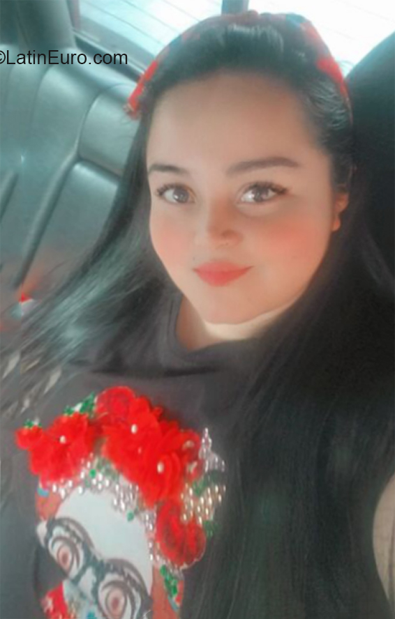 Date this funny Colombia girl Alejandra from Bogota CO30519