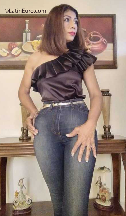 Date this good-looking Dominican Republic girl Ramona from Santo Domingo DO40023