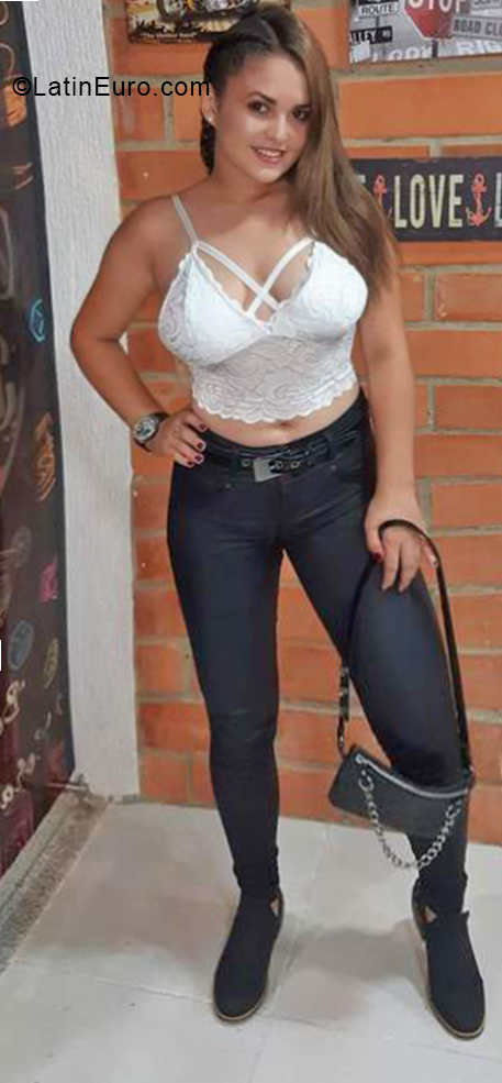 Date this beautiful Colombia girl Karoll from Cali CO30624