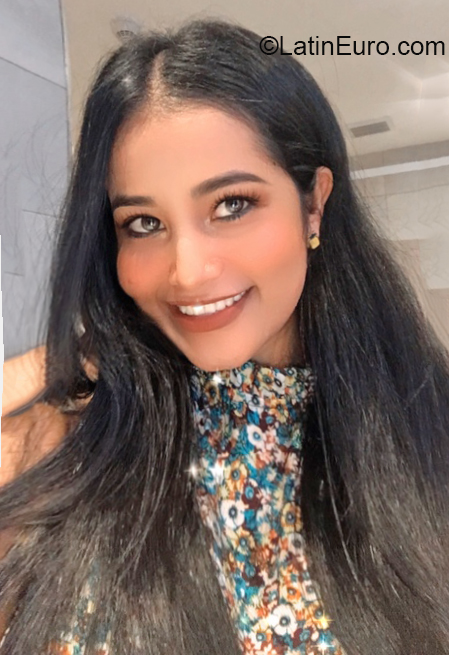 Date this foxy Guatemala girl Vilma from Tegucigalpa GA23