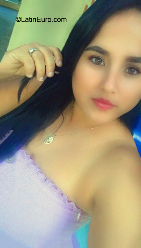 Date this exotic Dominican Republic girl Madelyne from Santiago DO40070