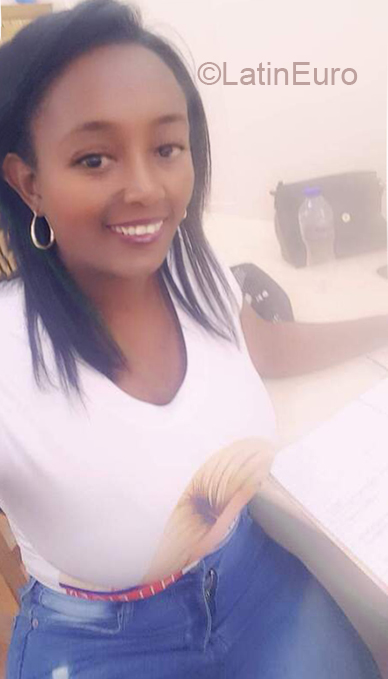 Date this sultry Dominican Republic girl Elis from Hato Mayor Del Rey DO40076