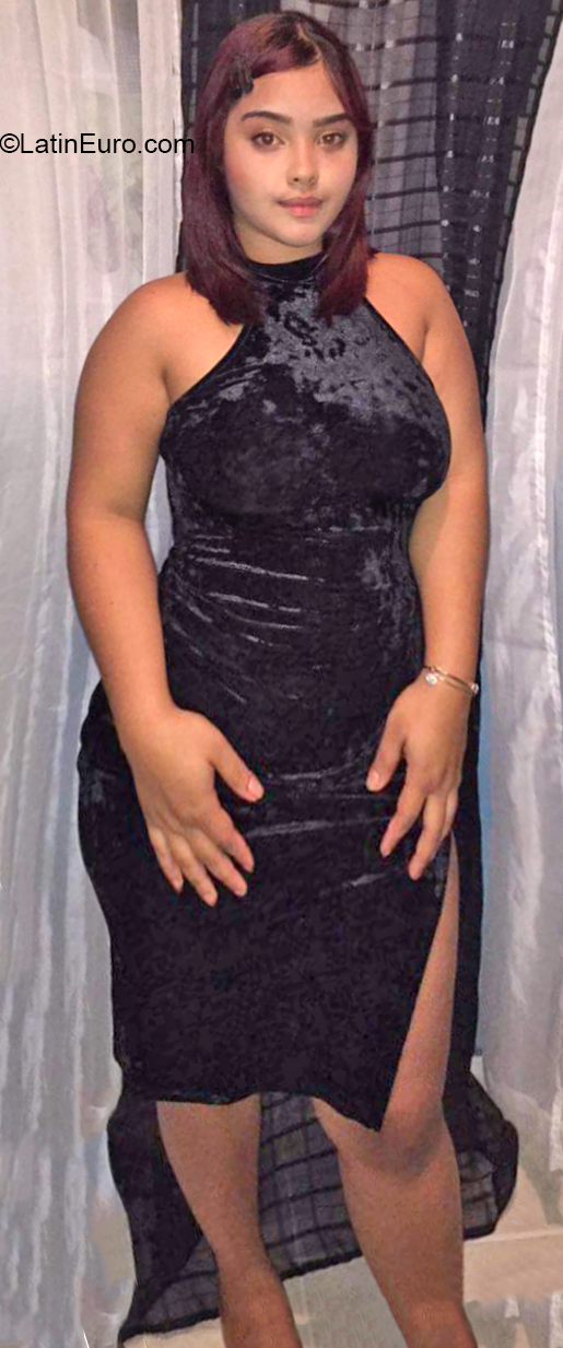 Date this foxy Dominican Republic girl Jariely from Santiago DO40109
