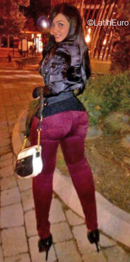 Date this tall Dominican Republic girl Carmen from Santo Domingo DO40119