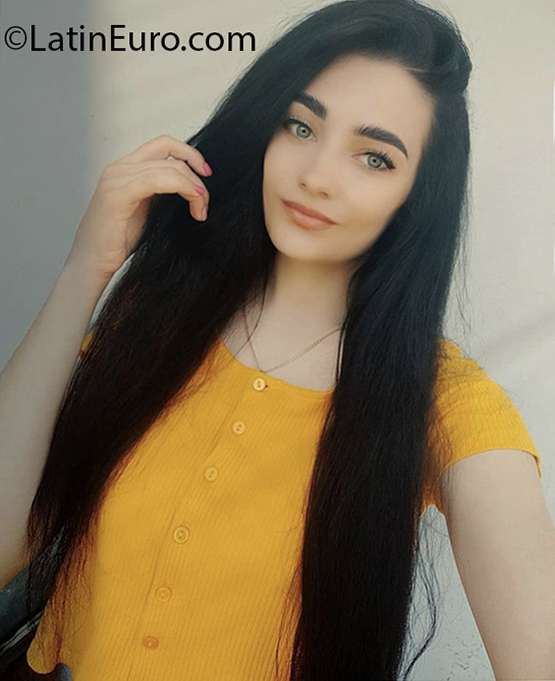 Date this good-looking Ukraine girl Olga from Kirovograd UA93