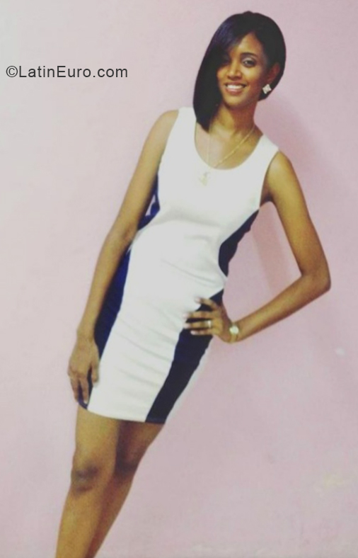 Date this sultry Dominican Republic girl Yis from Santo Domingo DO40134