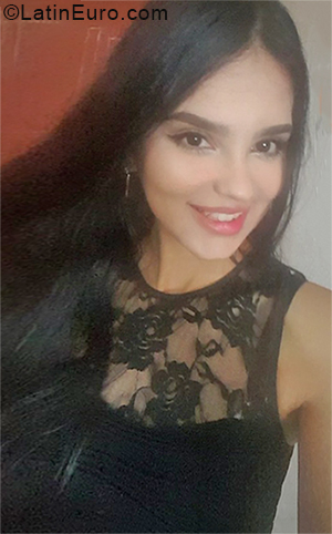 Date this good-looking Venezuela girl Karmen from Merida VE4178
