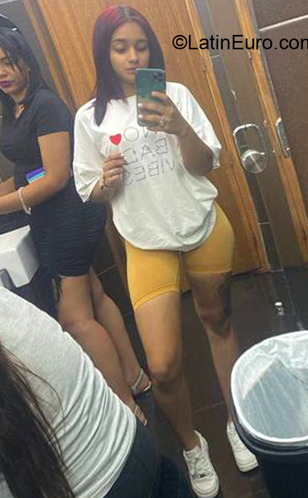 Date this georgeous Dominican Republic girl Erika Nova from Santiago DO40141