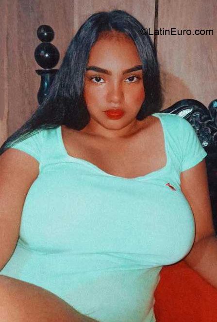 Date this tall Colombia girl Dakota from Medellín CO31229