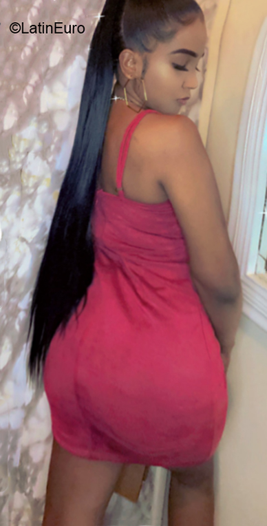 Date this hot Dominican Republic girl Wilmerys from Santo Domingo DO40162