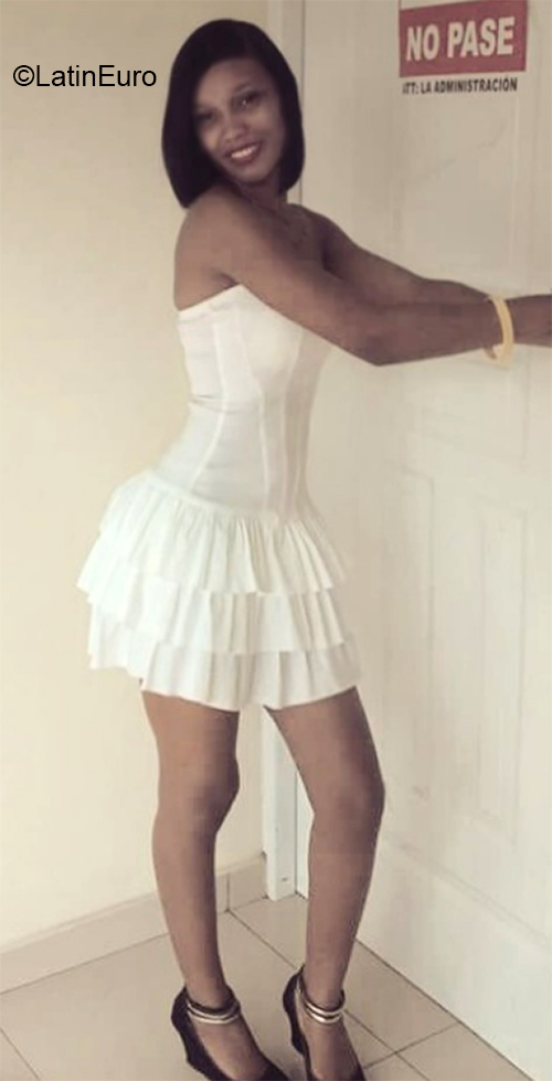 Date this hot Dominican Republic girl Candy from Puerto Plata DO40163