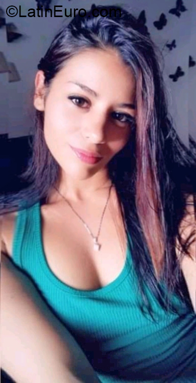 Date this hot Costa Rica girl Andrea from San Jose CR481