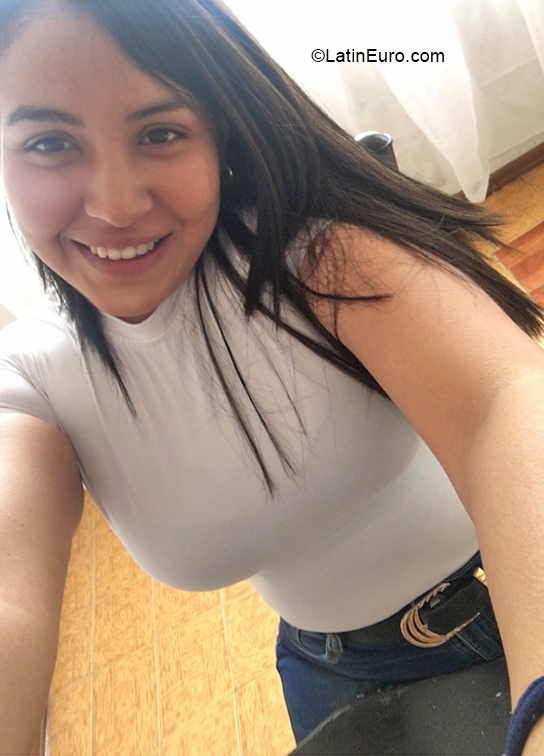 Date this beautiful Venezuela girl Roxana Marin from Zulia VE4057