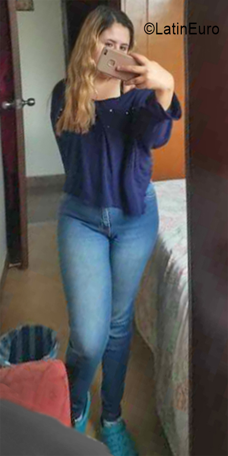Date this athletic Colombia girl Julieth from Bogota CO30795