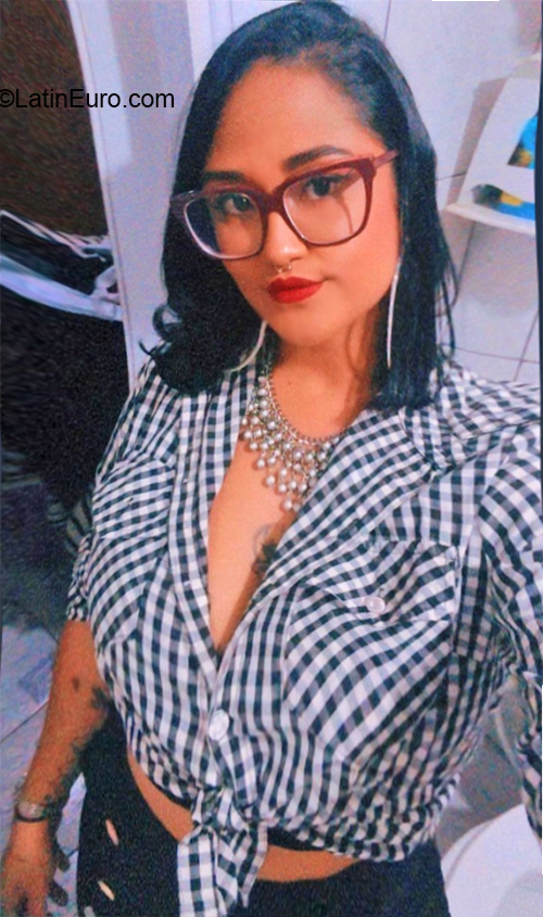 Date this voluptuous El Salvador girl Tailana from San Salvador SV173