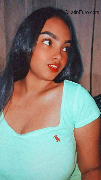 Date this sultry Colombia girl DANIELA08 from Medellin CO30959