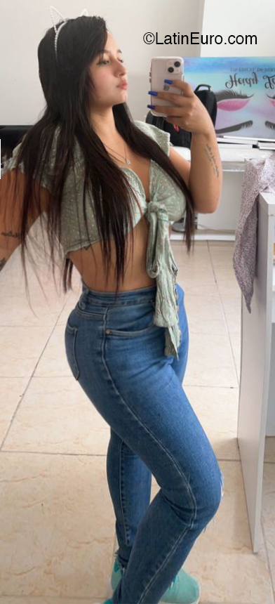 Date this foxy Colombia girl Heidy from Cali CO31487