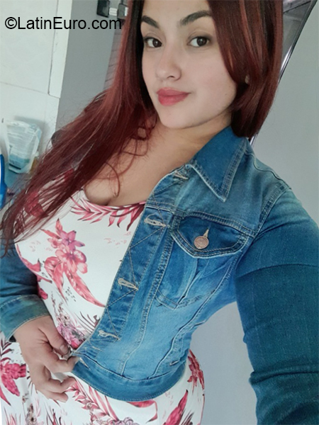 Date this happy Spain girl Astrid from LANZAROTE, ARRECIFE, CANARIAS ES668