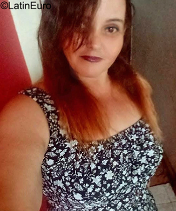 Date this good-looking Brazil girl Silvia from Sao Paulo BR11516